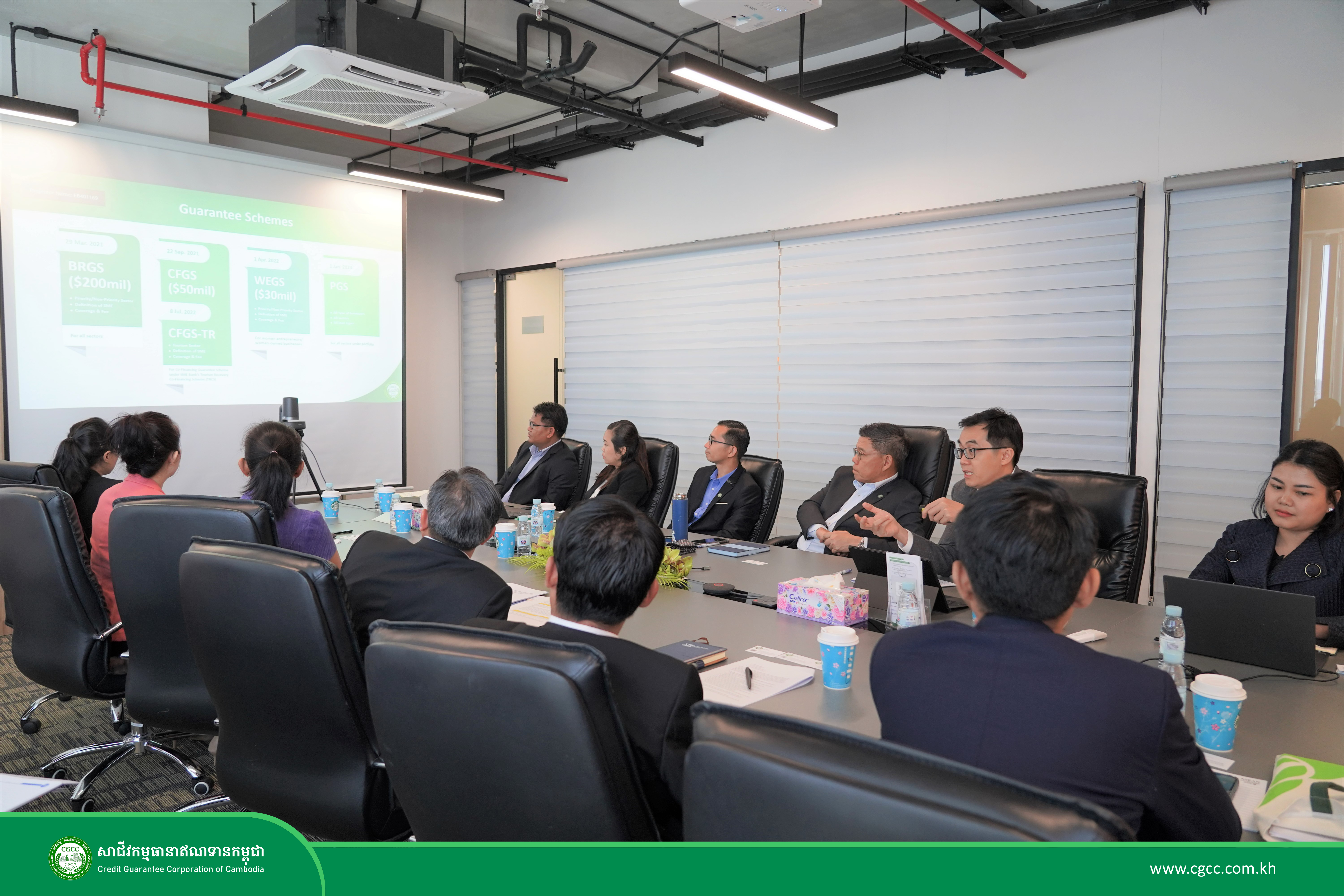 The Delegation of The Ministry of Industry and Commerce of Laos to Study Visit to Understand CGCC’s Credit Guarantee